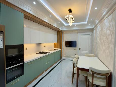 4 otaqlı yeni tikili - Nəriman Nərimanov m. - 175 m²