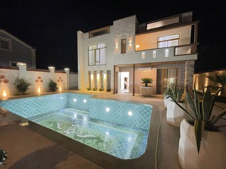 7 otaqlı həyət evi/bağ evi - Novxanı q. - 360 m²
