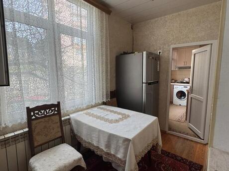 4 otaqlı köhnə tikili - Nizami r. - 85 m²