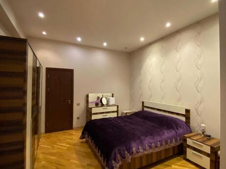 3-комн. новостройка - м. Элмляр Академиясы - 120 м²