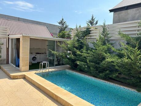 4 otaqlı həyət evi/bağ evi - Mərdəkan q. - 250 m²