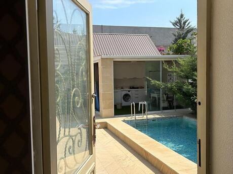 4 otaqlı həyət evi/bağ evi - Mərdəkan q. - 250 m²