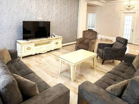 4 otaqlı yeni tikili - Ağ şəhər q. - 200 m²