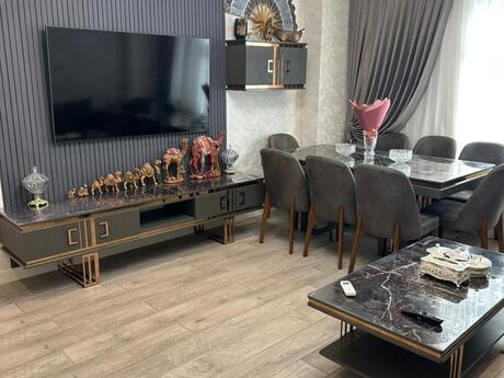 4 otaqlı yeni tikili - Ağ şəhər q. - 134 m²