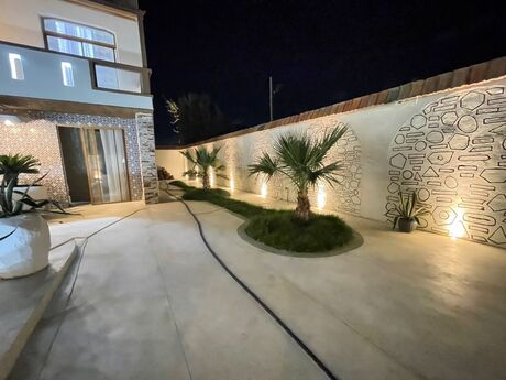 7 otaqlı həyət evi/bağ evi - Novxanı q. - 360 m²
