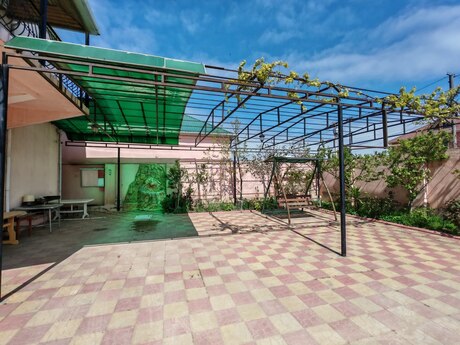 7 otaqlı həyət evi/bağ evi - Savalan q. - 243 m²