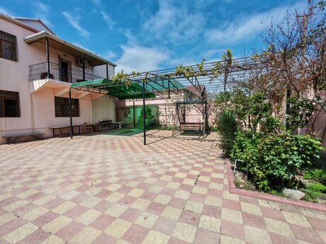 7 otaqlı həyət evi/bağ evi - Savalan q. - 243 m²