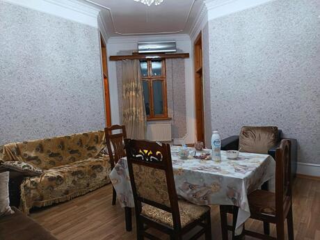 4 otaqlı köhnə tikili - Nəsimi r. - 85 m²