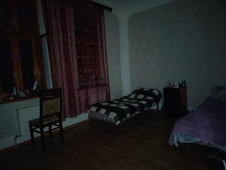 4 otaqlı köhnə tikili - Nəsimi r. - 85 m²
