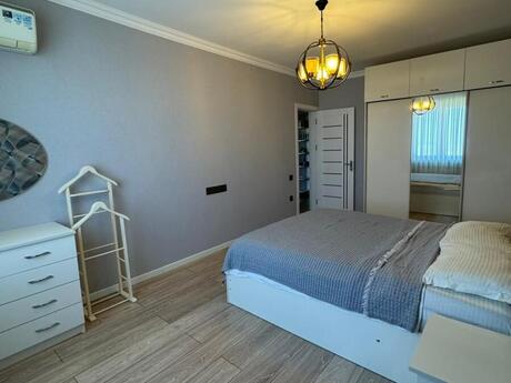 3 otaqlı köhnə tikili - Yeni Günəşli q. - 70 m²
