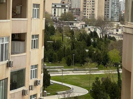 Объявление №6071824 - Баку, м. Элмляр Академиясы, 3-комн., 120 м², 3/13 этаж