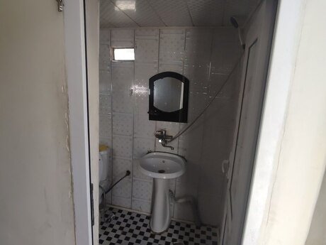 2 otaqlı həyət evi/bağ evi - Ağ şəhər q. - 23 m²