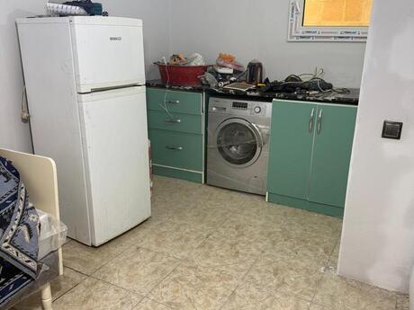 1 otaqlı köhnə tikili - Elmlər Akademiyası m. - 21 m²
