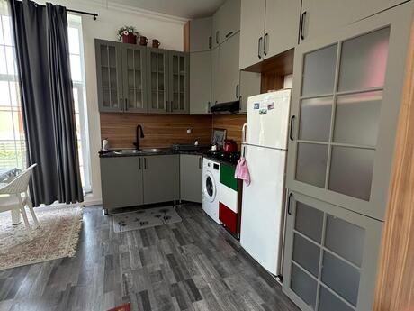 4 otaqlı həyət evi/bağ evi - Novxanı q. - 90 m²