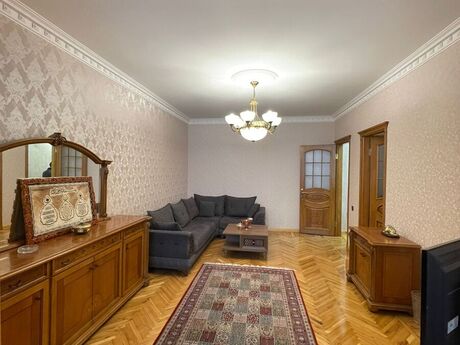 3 otaqlı köhnə tikili - Şah İsmayıl Xətai m. - 70 m²