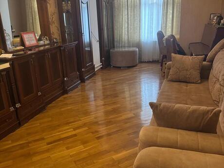 Объявление №6071928 - Баку, м. Нефтчиляр, 3-комн., 70 м², 5/5 этаж