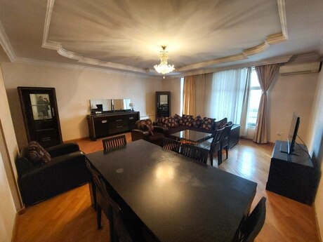 4 otaqlı yeni tikili - Nizami m. - 215 m²