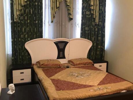 2 otaqlı köhnə tikili - 28 May m. - 70 m²