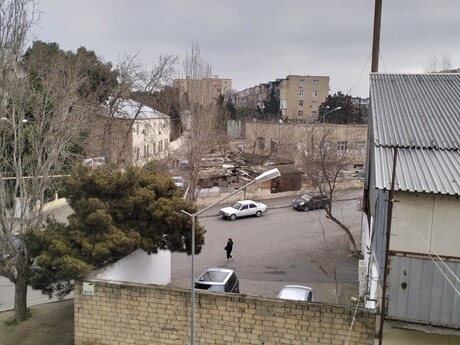 1 otaqlı köhnə tikili - Qara Qarayev m. - 55 m²