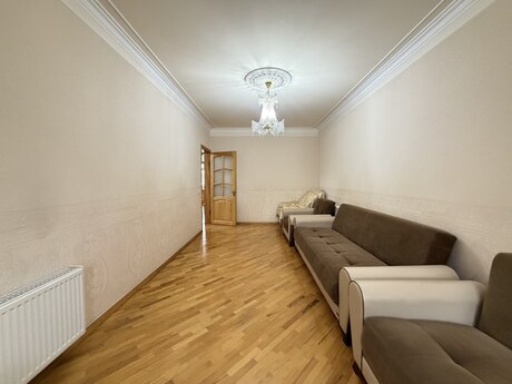 3 otaqlı köhnə tikili - Bakıxanov q. - 85 m²