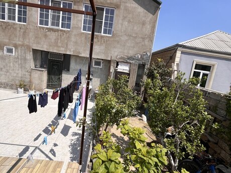 6 otaqlı həyət evi/bağ evi - Binə q. - 230 m²