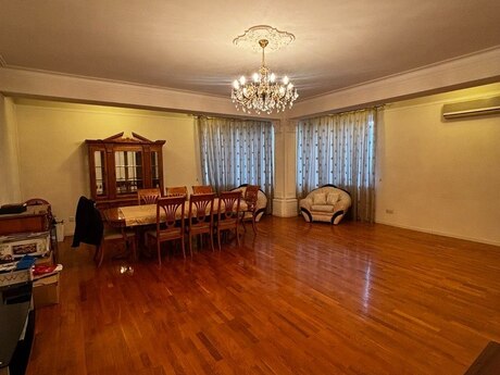 Объявление №6072199 - Баку, м. 28 мая, 4-комн., 170 м², 4/12 этаж