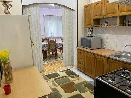 2 otaqlı köhnə tikili - 28 May m. - 80 m²