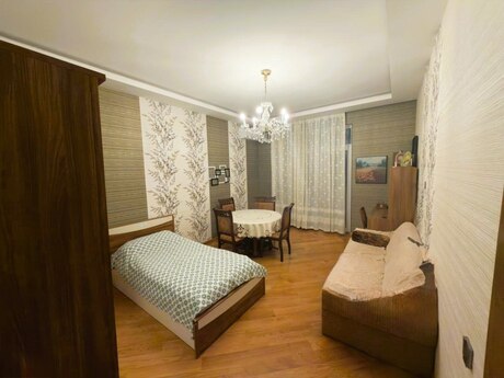3 otaqlı köhnə tikili - Nəriman Nərimanov m. - 90 m²