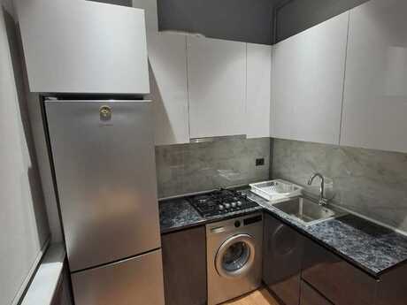 2 otaqlı köhnə tikili - Elmlər Akademiyası m. - 65 m²