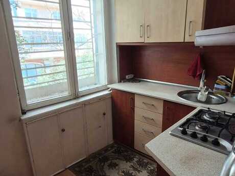 1 otaqlı köhnə tikili - Elmlər Akademiyası m. - 30 m²