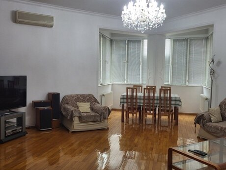 4 otaqlı yeni tikili - 28 May m. - 150 m²