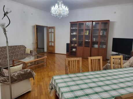 4 otaqlı yeni tikili - 28 May m. - 150 m²