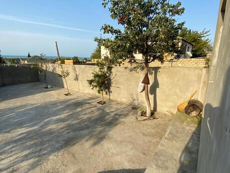 7 otaqlı həyət evi/bağ evi - Novxanı q. - 315 m²