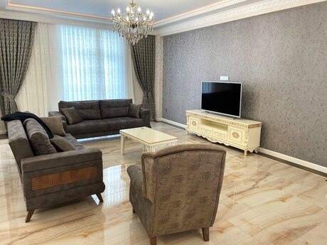 4 otaqlı yeni tikili - Şah İsmayıl Xətai m. - 202 m²