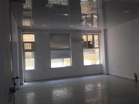 Obyekt - İnşaatçılar m. - 136 m²