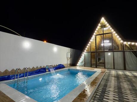 4 otaqlı həyət evi/bağ evi - Şüvəlan q. - 200 m²