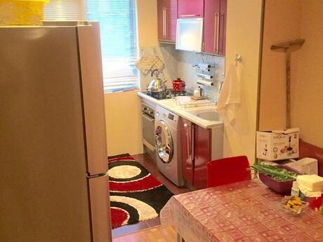 2 otaqlı köhnə tikili - Elmlər Akademiyası m. - 50 m²