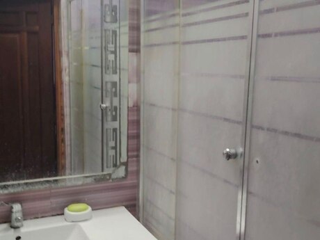 4 otaqlı köhnə tikili - Elmlər Akademiyası m. - 120 m²
