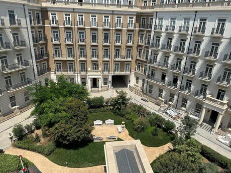 4 otaqlı yeni tikili - Ağ şəhər q. - 175 m²
