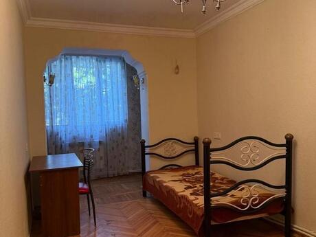3 otaqlı köhnə tikili - Nəsimi r. - 70 m²