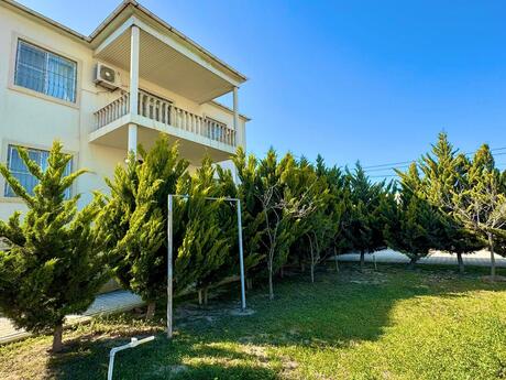 5 otaqlı həyət evi/bağ evi - Pirşağı q. - 240 m²