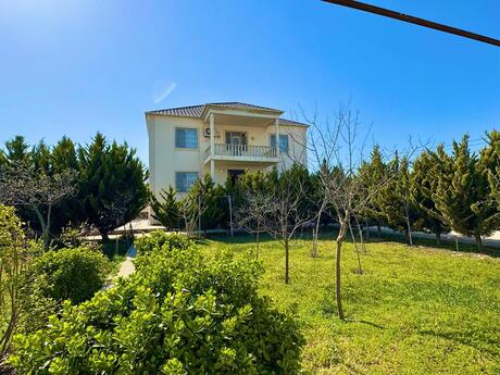 5 otaqlı həyət evi/bağ evi - Pirşağı q. - 240 m²