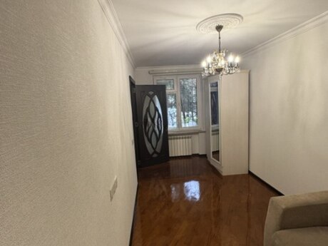 2 otaqlı köhnə tikili - İnşaatçılar m. - 40 m²