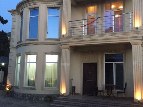 5 otaqlı həyət evi/bağ evi - Mərdəkan q. - 224 m²