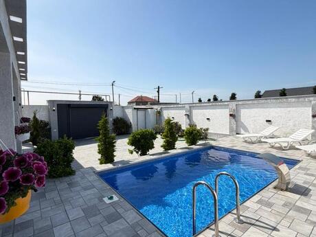 4 otaqlı həyət evi/bağ evi - Şüvəlan q. - 140 m²