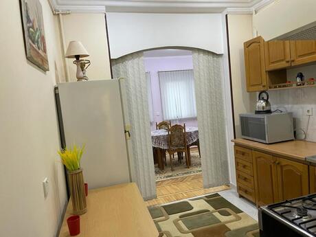 3 otaqlı köhnə tikili - 28 May m. - 80 m²