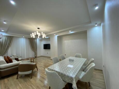 3 otaqlı yeni tikili - 8 Noyabr m. - 148 m²