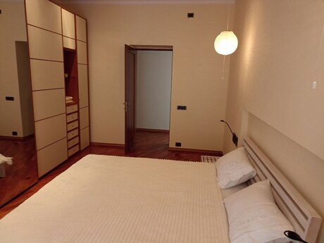 4 otaqlı köhnə tikili - Sahil m. - 170 m²