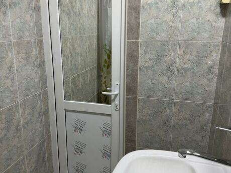 2 otaqlı köhnə tikili - Azadlıq Prospekti m. - 60 m²