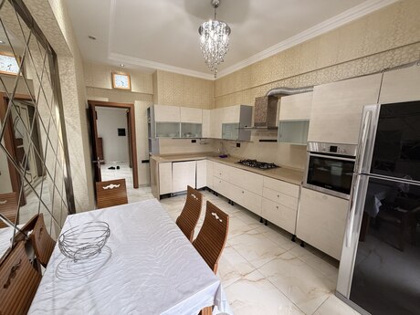 3 otaqlı yeni tikili - 28 May m. - 137 m²